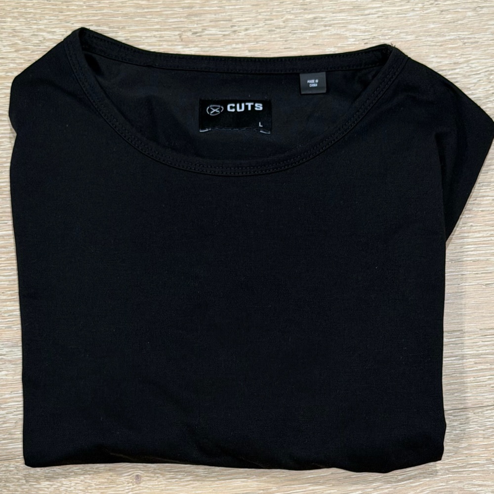 Cuts Clothing AO Curve-Hem Tee - Black